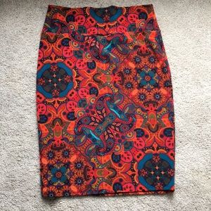 LuLaRoe Cassie - size L